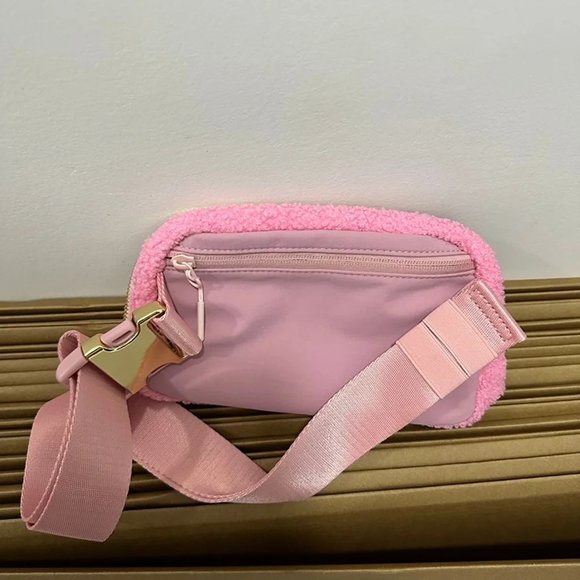Everywhere Belt Bag 1L *Fleece